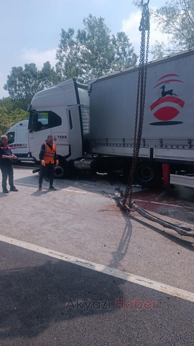 Otoyolun Akyazı kesiminde kaza
