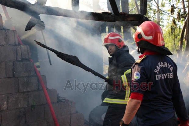 Samanlık yandı