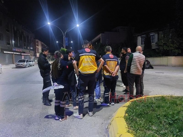 Caddede kaza: 3 yaralı