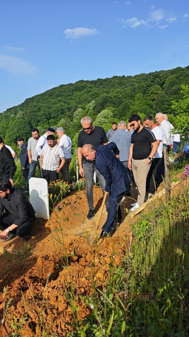 Bahar Yeşilyurt 45 Yaşında  Ebediyete Uğurlandı