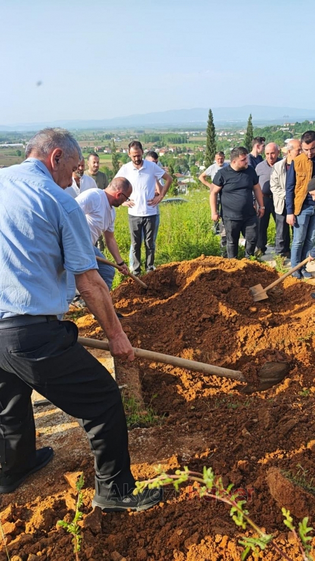 Bahar Yeşilyurt 45 Yaşında  Ebediyete Uğurlandı