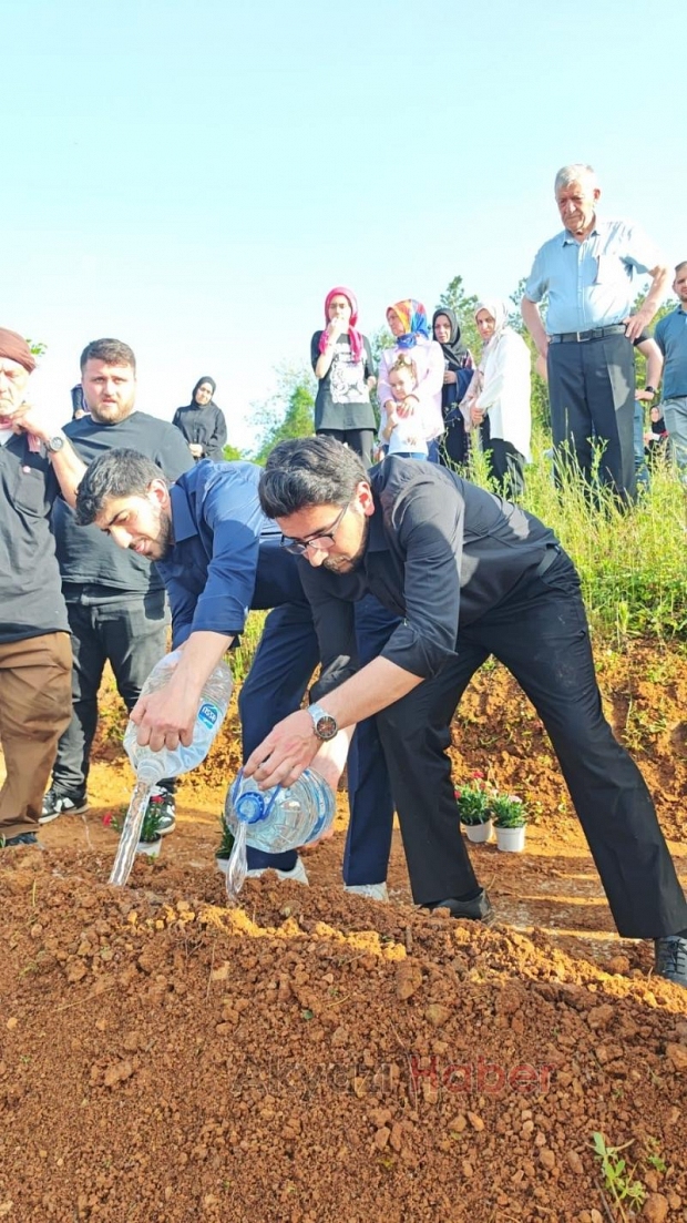 Bahar Yeşilyurt 45 Yaşında  Ebediyete Uğurlandı