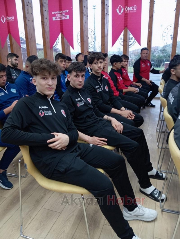 Akyazı Anadolu İmam Hatip Lisesi Spor Sınıfı öğrencileri gururlandırdı