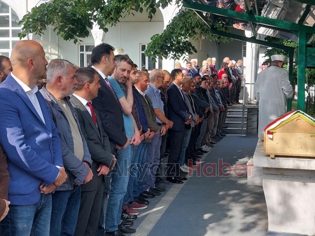 Akyazı, Müdür Bülent Gündüz'ü Gözyaşlarıyla Uğurladı