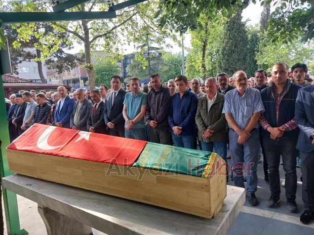Akyazı, Müdür Bülent Gündüz'ü Gözyaşlarıyla Uğurladı