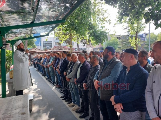 Akyazı, Müdür Bülent Gündüz'ü Gözyaşlarıyla Uğurladı