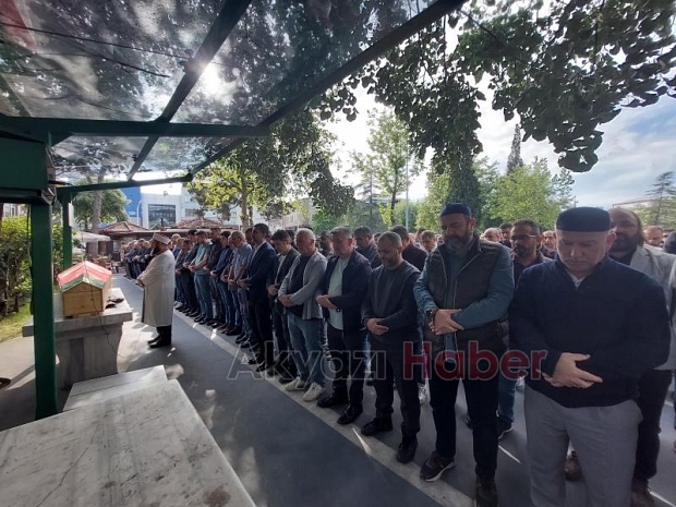 Akyazı, Müdür Bülent Gündüz'ü Gözyaşlarıyla Uğurladı