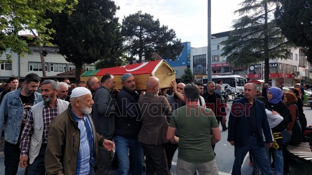 Akyazı, Müdür Bülent Gündüz'ü Gözyaşlarıyla Uğurladı