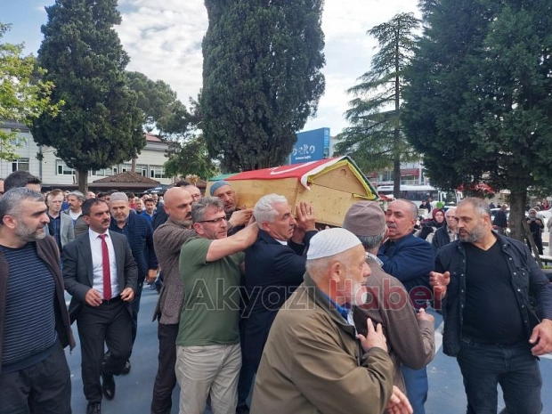 Akyazı, Müdür Bülent Gündüz'ü Gözyaşlarıyla Uğurladı