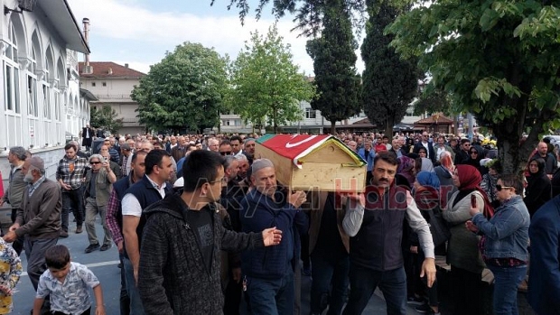 Akyazı, Müdür Bülent Gündüz'ü Gözyaşlarıyla Uğurladı