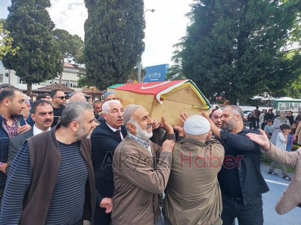 Akyazı, Müdür Bülent Gündüz'ü Gözyaşlarıyla Uğurladı