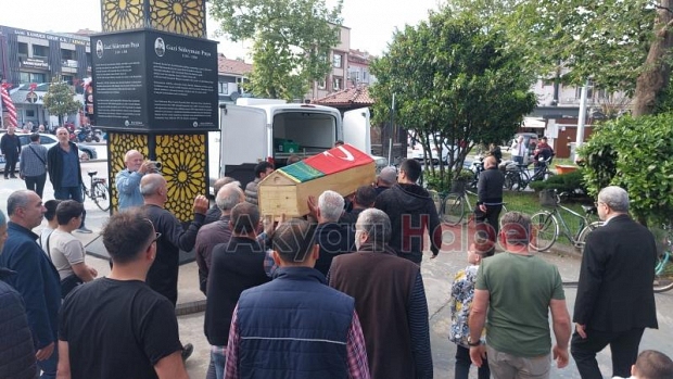 Akyazı, Müdür Bülent Gündüz'ü Gözyaşlarıyla Uğurladı