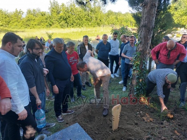 Mübeyyen Öztürk e Gözyaşları ve Dualarla Veda
