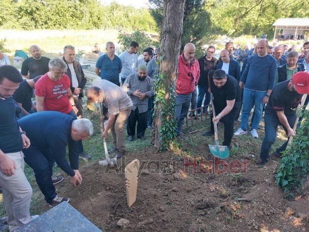 Mübeyyen Öztürk e Gözyaşları ve Dualarla Veda