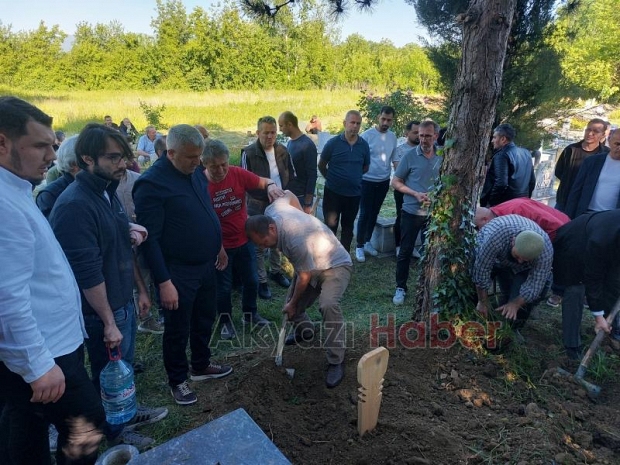 Mübeyyen Öztürk e Gözyaşları ve Dualarla Veda