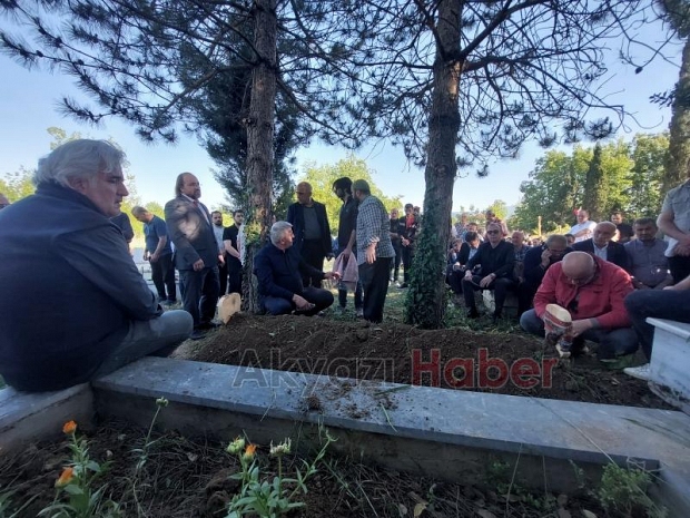 Mübeyyen Öztürk e Gözyaşları ve Dualarla Veda