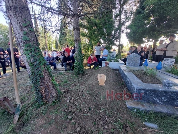 Mübeyyen Öztürk e Gözyaşları ve Dualarla Veda