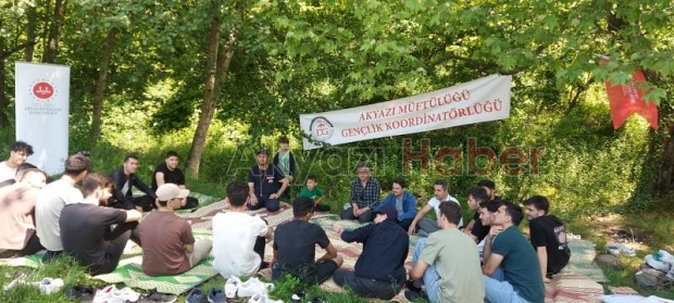 Akyazı'da KYK öğrencilerine moral pikniği