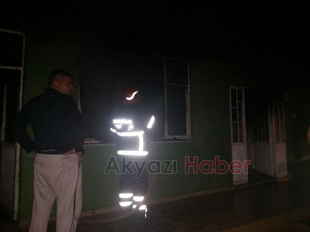 Aile yangına uykuda yakalandı