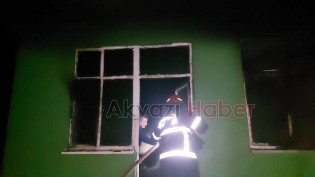 Aile yangına uykuda yakalandı