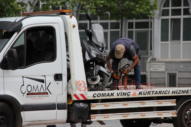 Akyazı'da Motosikletlere Sıkı Takip! Kural Tanımayanlara Ceza Yağdı.