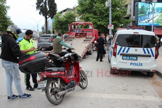 Akyazı'da Motosikletlere Sıkı Takip! Kural Tanımayanlara Ceza Yağdı.