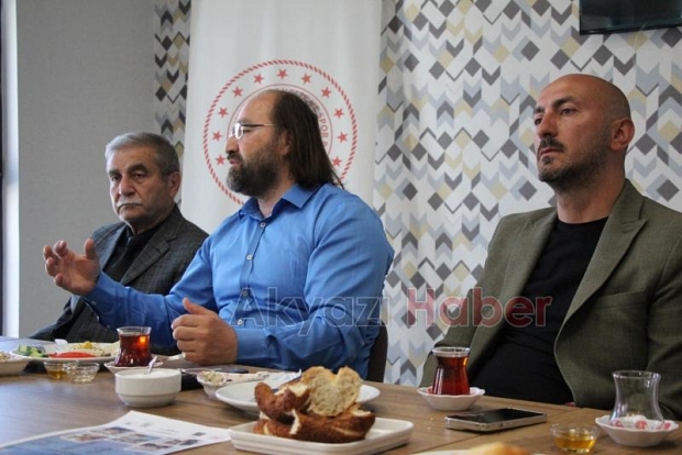 Akyazı Gençlik Merkezi Basın Mensuplarını Kahvaltıda Ağırladı