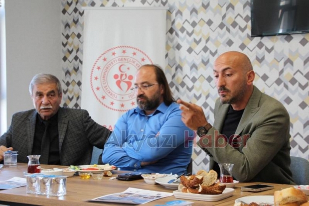 Akyazı Gençlik Merkezi Basın Mensuplarını Kahvaltıda Ağırladı