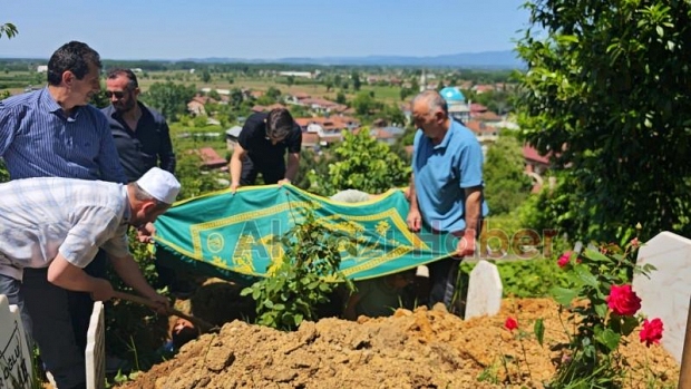 Feriha Şahinoğlu Toprağa Verildi.