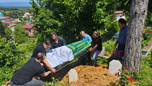 Feriha Şahinoğlu Toprağa Verildi.