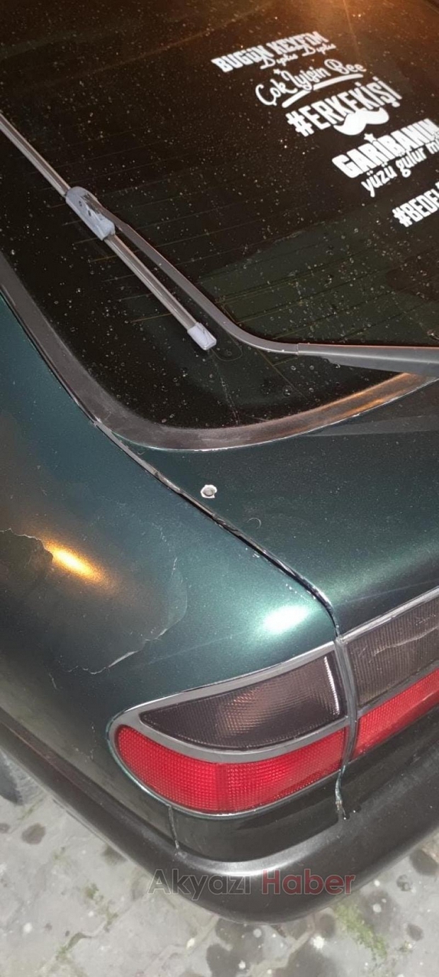Akyazı'da yorgun mermi vakası, araca isabet etti
