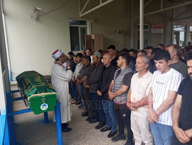 Eşi ile kaza yapan sürücü toprağa verildi