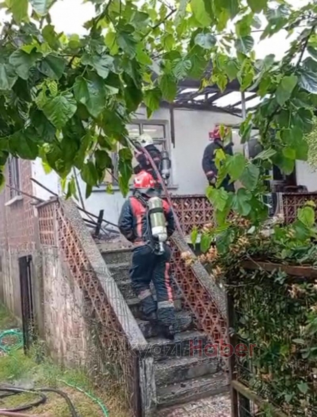 İki katlı evde yangın