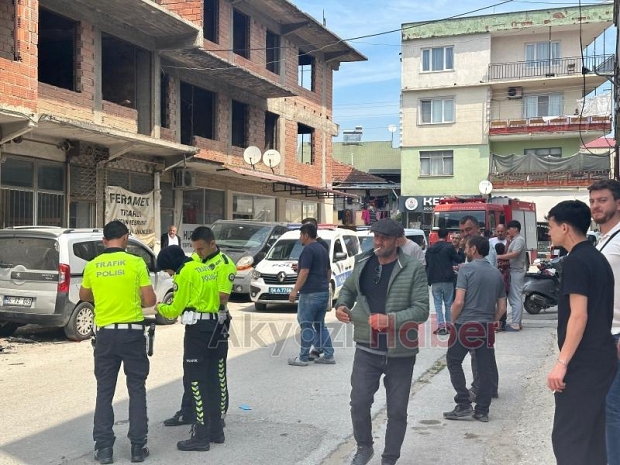 Kontrolden çıkan kamyonet park halindeki araçlara çarptı