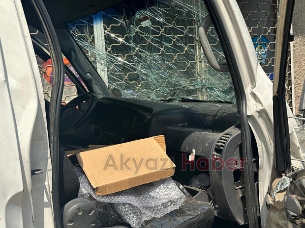 Kontrolden çıkan kamyonet park halindeki araçlara çarptı