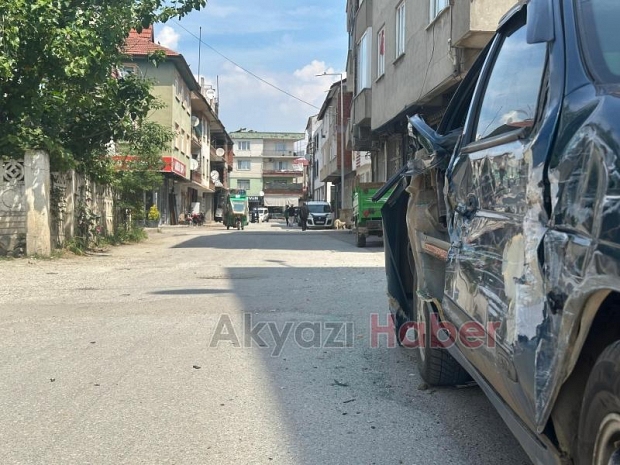 Kontrolden çıkan kamyonet park halindeki araçlara çarptı