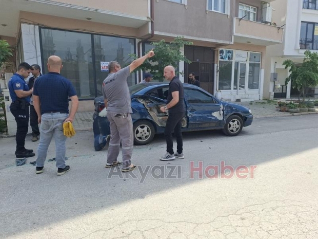 Kontrolden çıkan kamyonet park halindeki araçlara çarptı