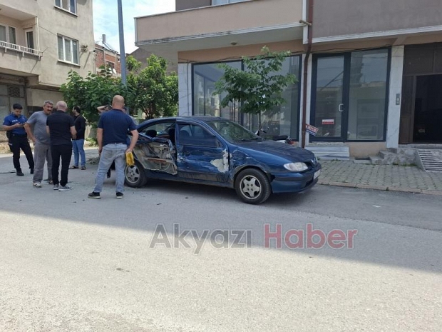 Kontrolden çıkan kamyonet park halindeki araçlara çarptı