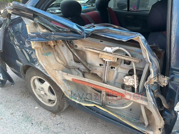 Kontrolden çıkan kamyonet park halindeki araçlara çarptı