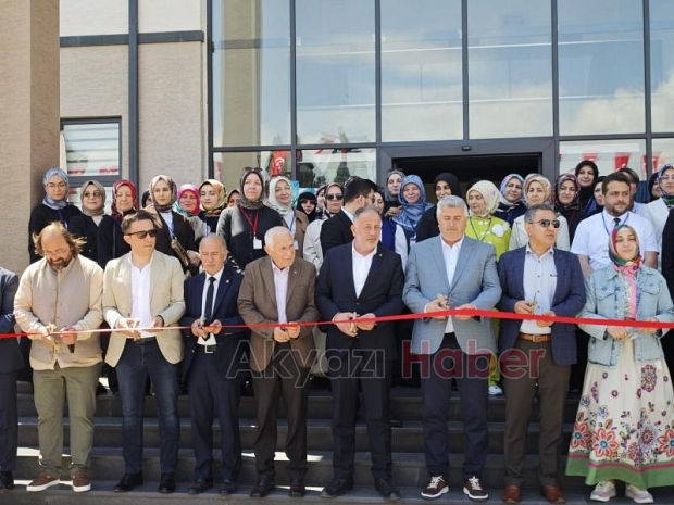 Kadın Gücü ve Sanatın Buluşması Akyazı HEM de Anlamlı Sergi