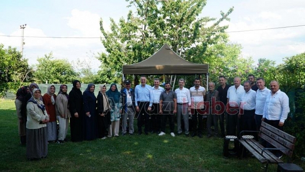 Yunus Tever Karapürçek'te vatandaşlarla buluştu