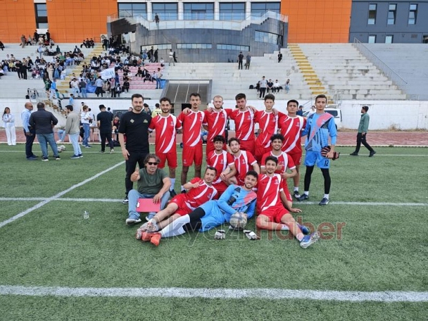 SUBÜ Akyazı Sağlık Futbol Takımı İlk Katıldığı Turnuvada Kupa ile Döndü!