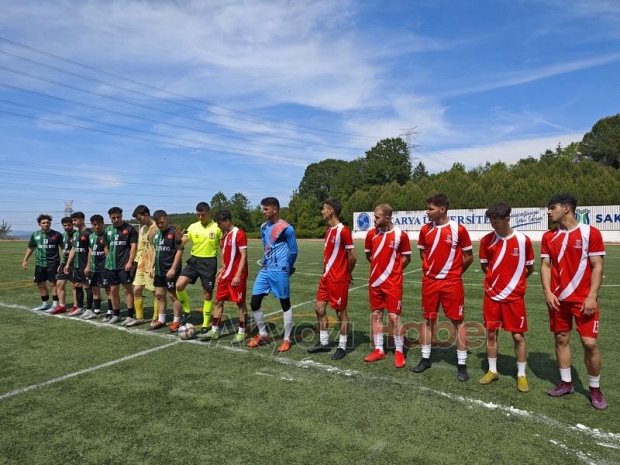 SUBÜ Akyazı Sağlık Futbol Takımı İlk Katıldığı Turnuvada Kupa ile Döndü!