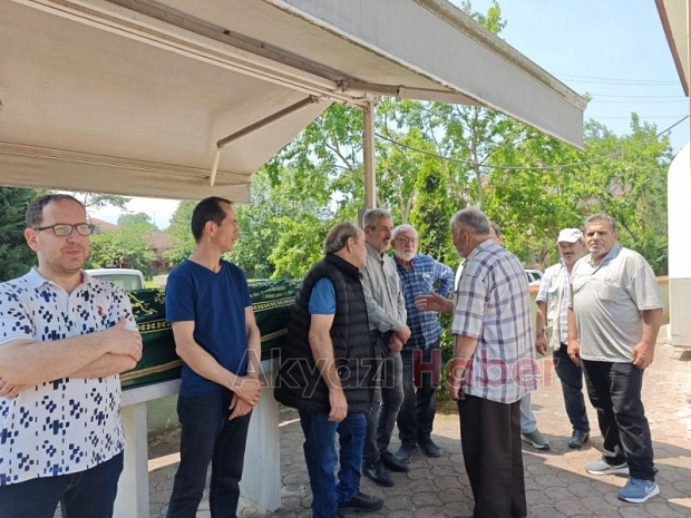 Düşen taşlardan kaçarken başını çarpmıştı, toprağa verildi