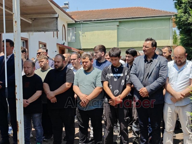 Düşen taşlardan kaçarken başını çarpmıştı, toprağa verildi