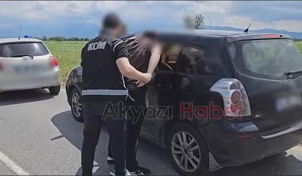 Cephanelik gibi araç; 5 milyon liralık silah ele geçirildi