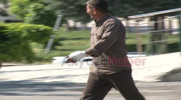 Kendilerini kesen acemi kasaplar acile koştu