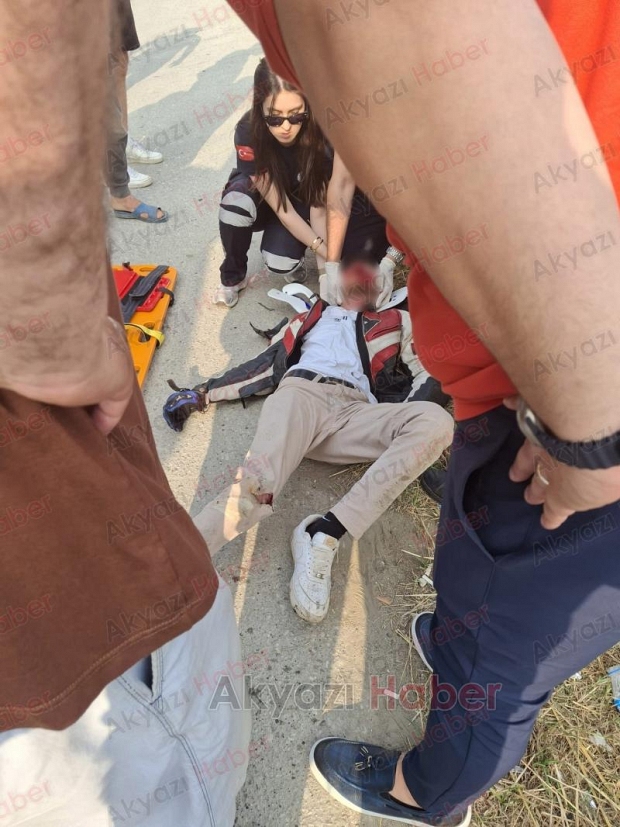 Kamyonet Motosiklete Çarptı Genç Sürücü Yaralandı