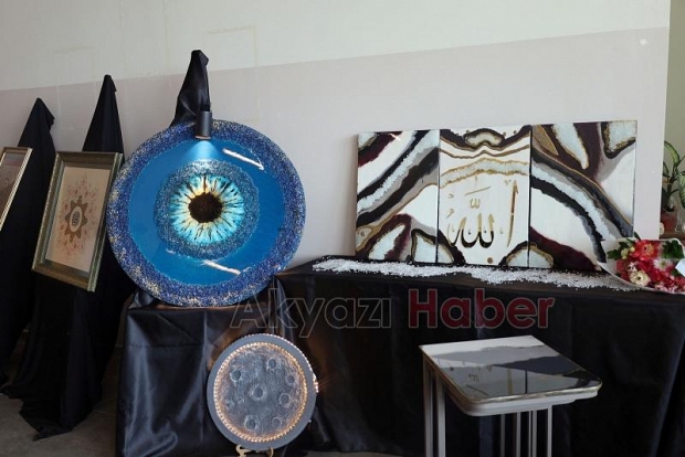 Akyazı SAMEK'te yıl sonu sergisi