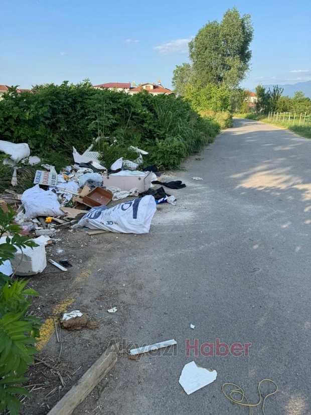 Akyazı'da moloz tepkisi, vatandaşlar cezalandırma istiyor!